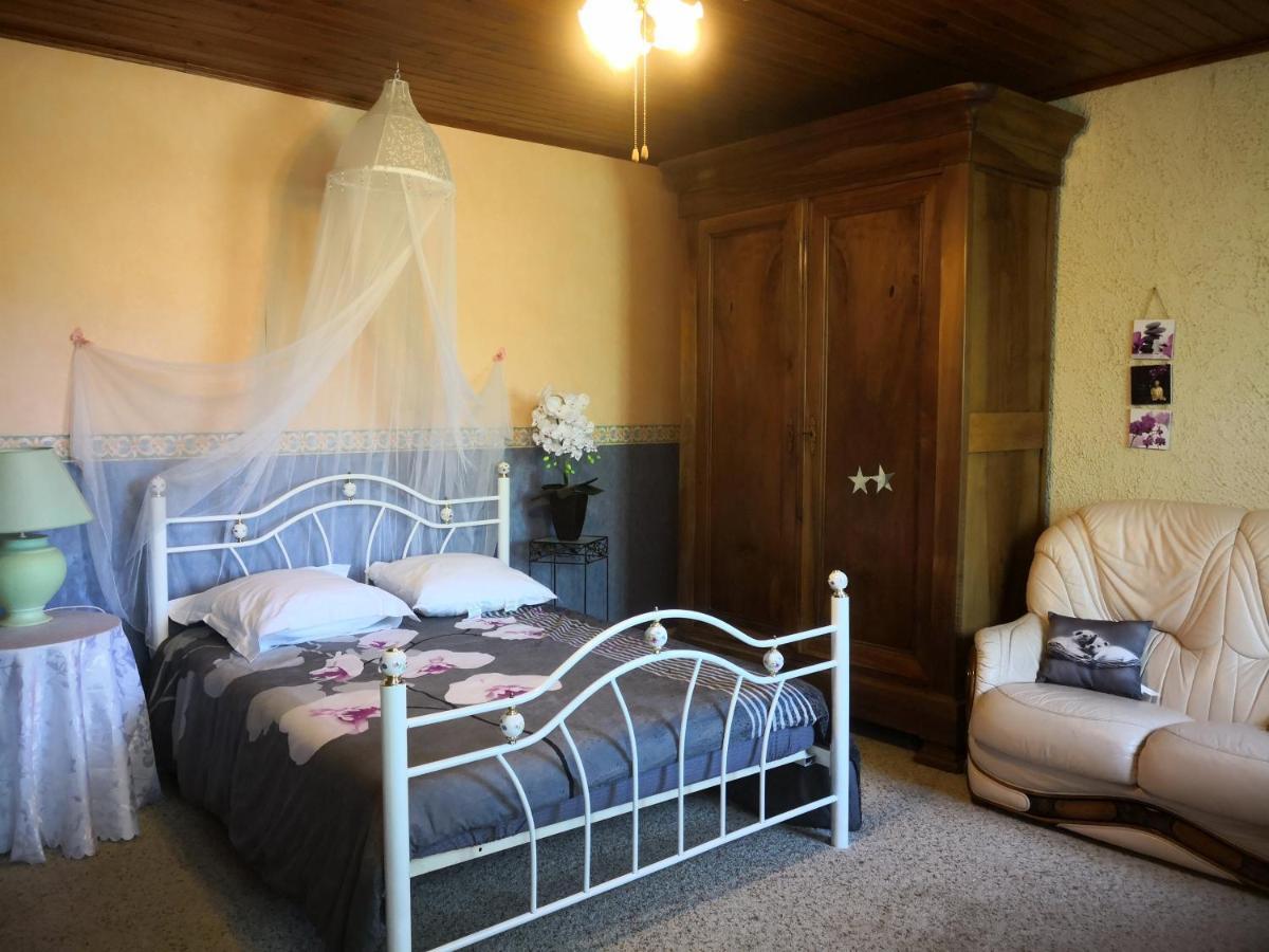 Bed and Breakfast Au Jardin Fleuri Secondigny Exteriér fotografie